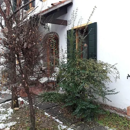 Отель Garden 3*